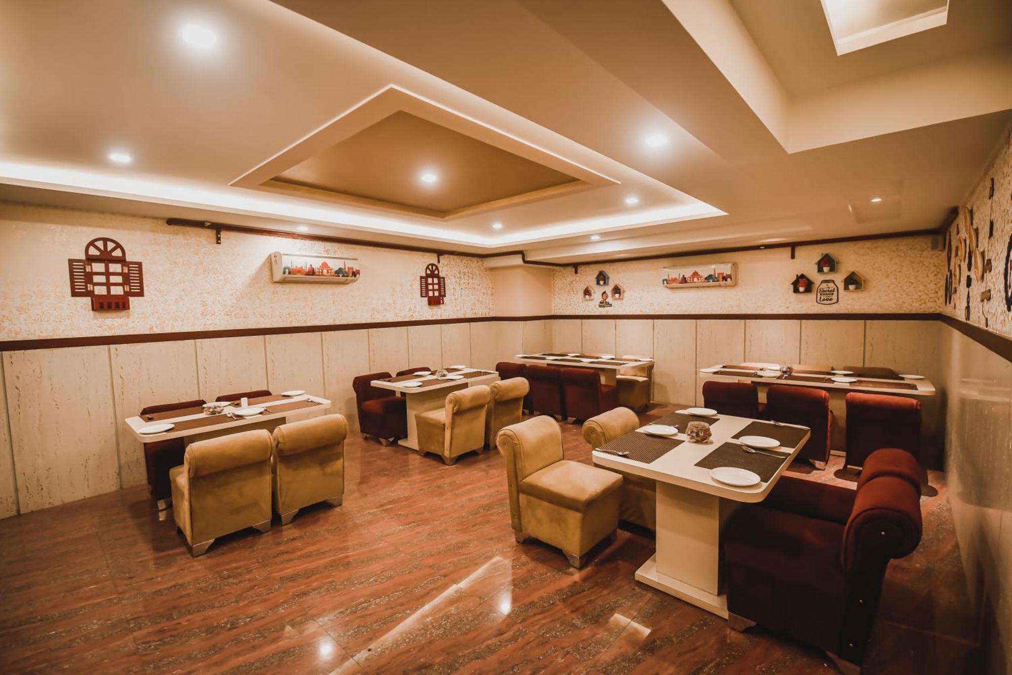 Konark Grand Hotel Mirzāpur Exteriér fotografie