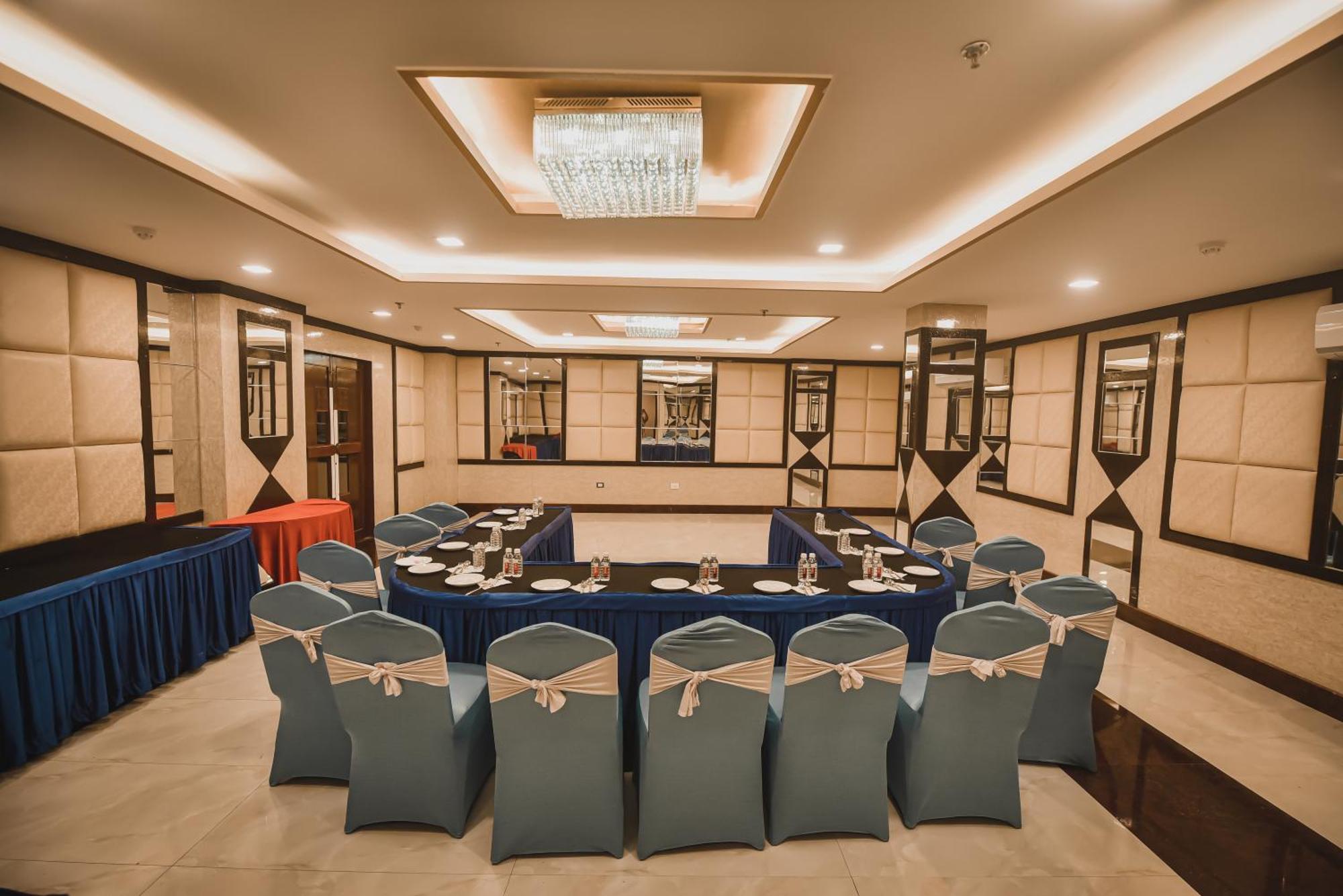 Konark Grand Hotel Mirzāpur Exteriér fotografie