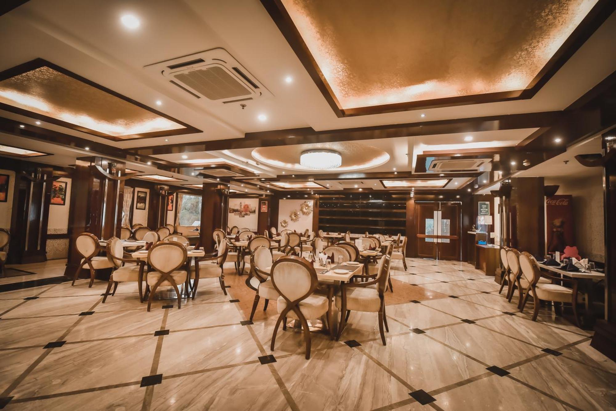Konark Grand Hotel Mirzāpur Exteriér fotografie