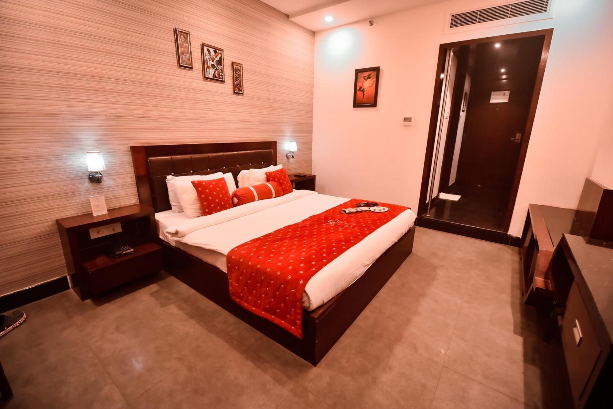 Konark Grand Hotel Mirzāpur Exteriér fotografie