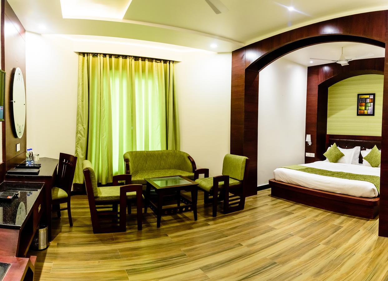 Konark Grand Hotel Mirzāpur Exteriér fotografie