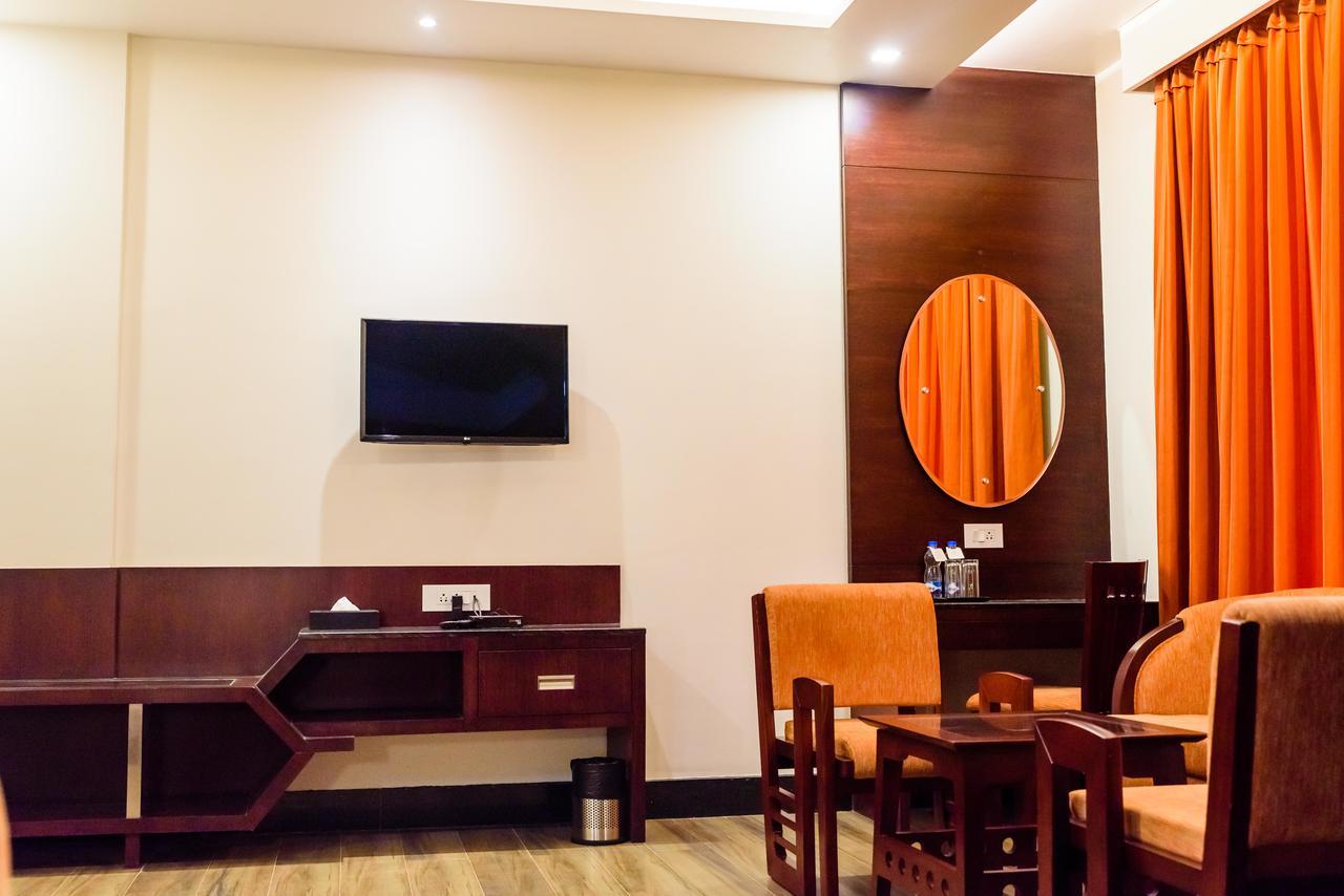 Konark Grand Hotel Mirzāpur Exteriér fotografie