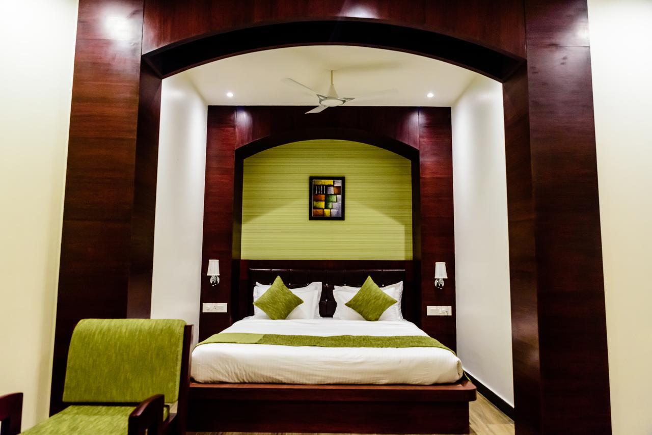 Konark Grand Hotel Mirzāpur Exteriér fotografie