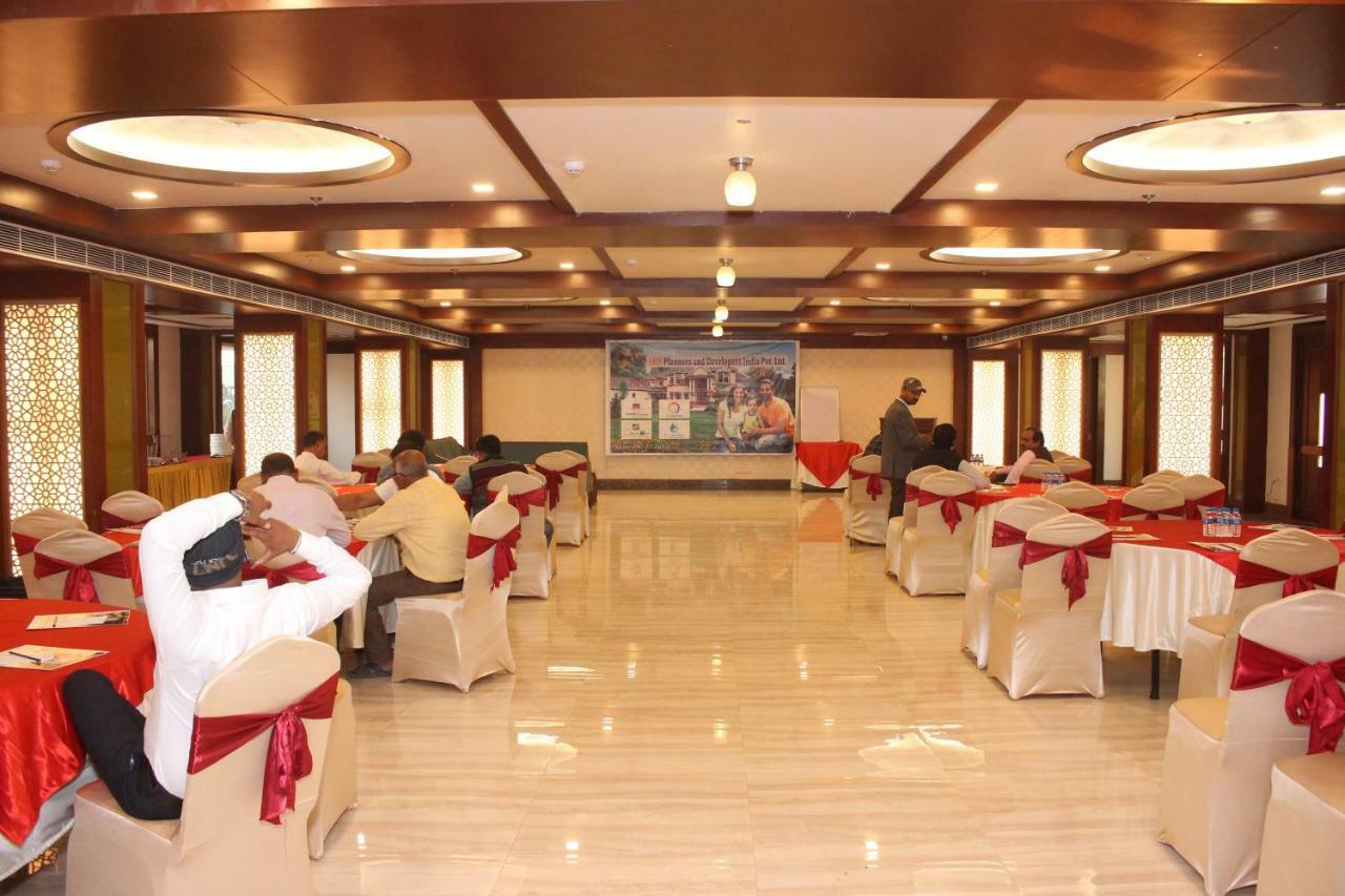 Konark Grand Hotel Mirzāpur Exteriér fotografie